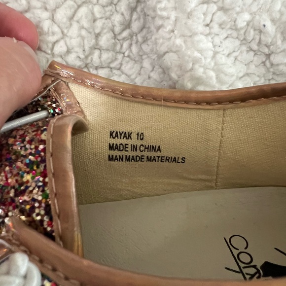 Corky’s shoes - Picture 3 of 4